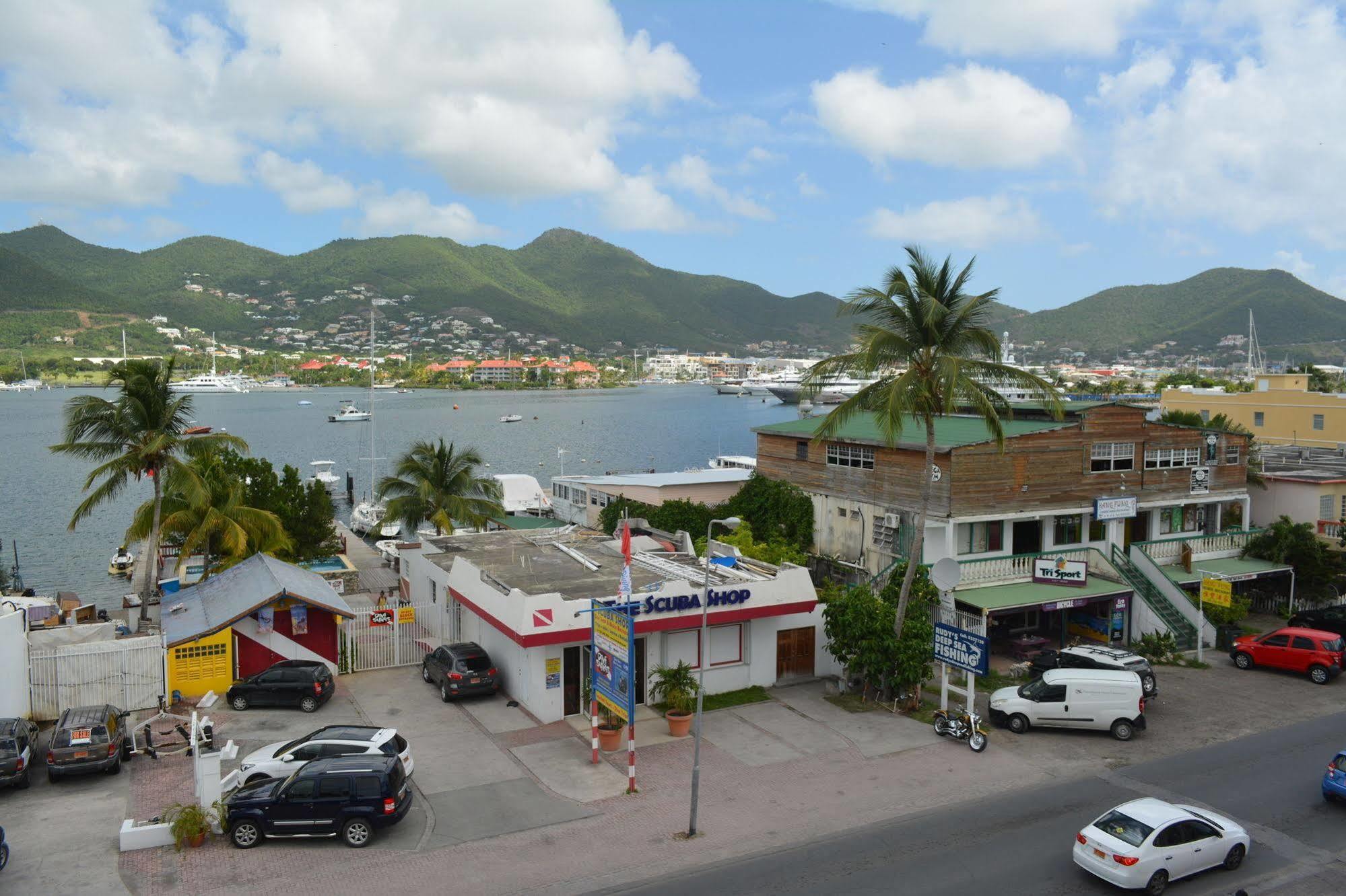 Travel Inn Hotel Simpson Bay Exterior photo
