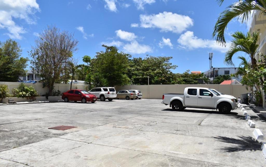 Travel Inn Hotel Simpson Bay Exterior photo