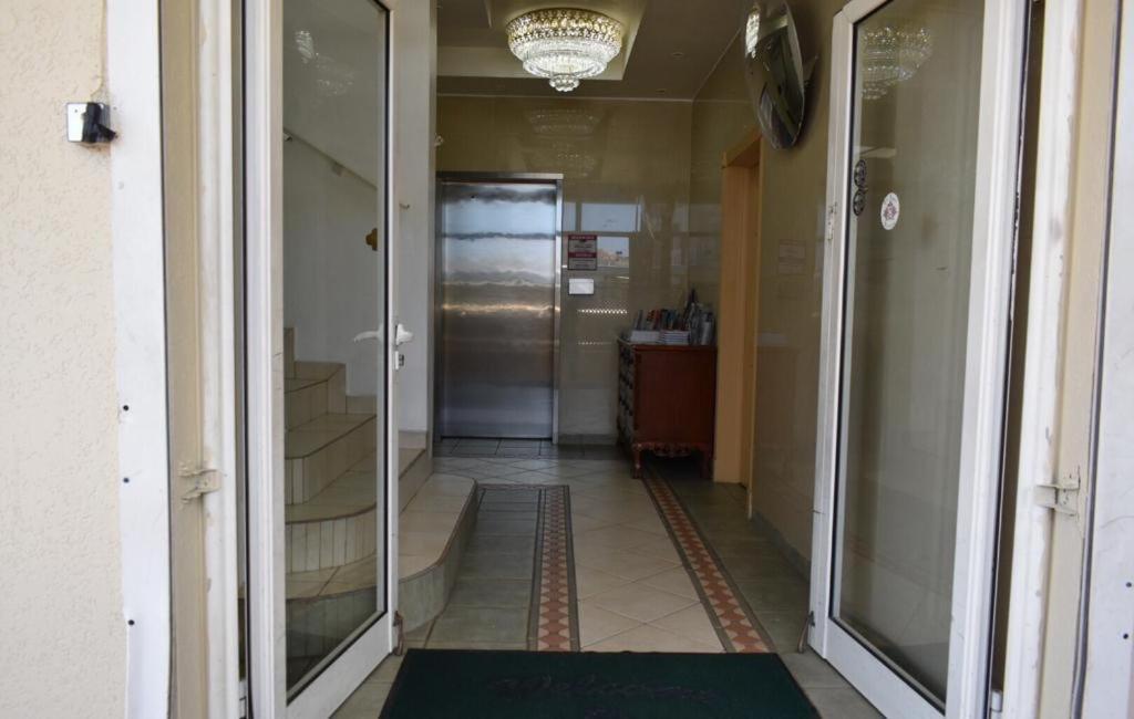Travel Inn Hotel Simpson Bay Exterior photo